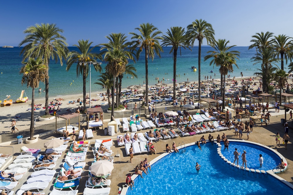 Ibiza JET Apartamentos - Adults Only — Beach in Playa d'en Bossa, Balearic Islands
