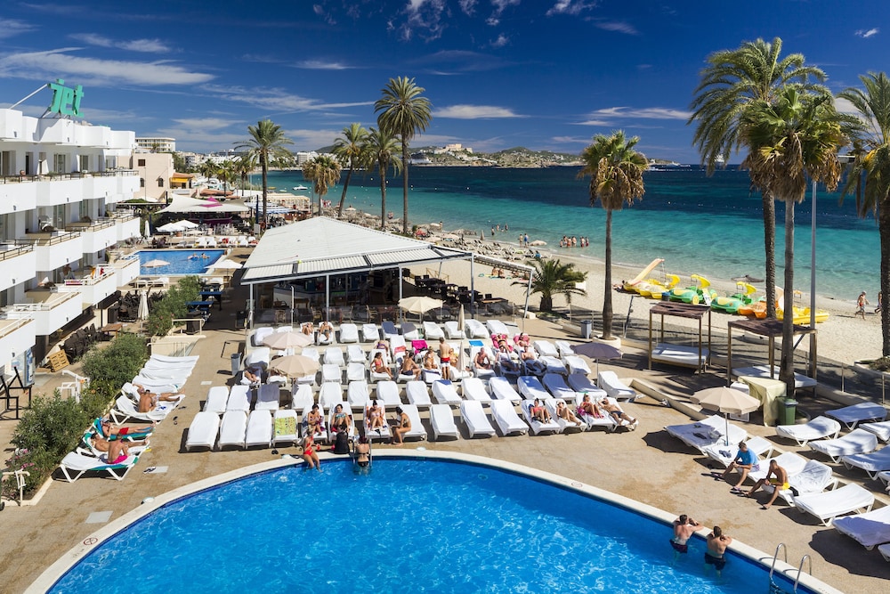 Ibiza JET Apartamentos - Adults Only — Beach in Playa d'en Bossa, Balearic Islands