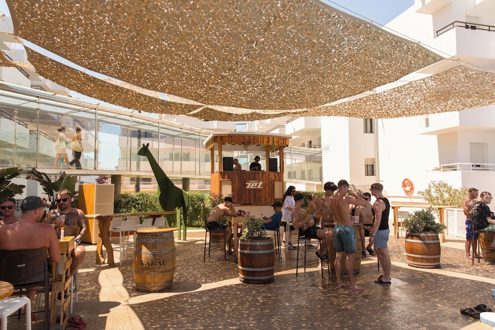 Ibiza JET Apartamentos - Adults Only — Restaurant & bars in Playa d'en Bossa, Balearic Islands
