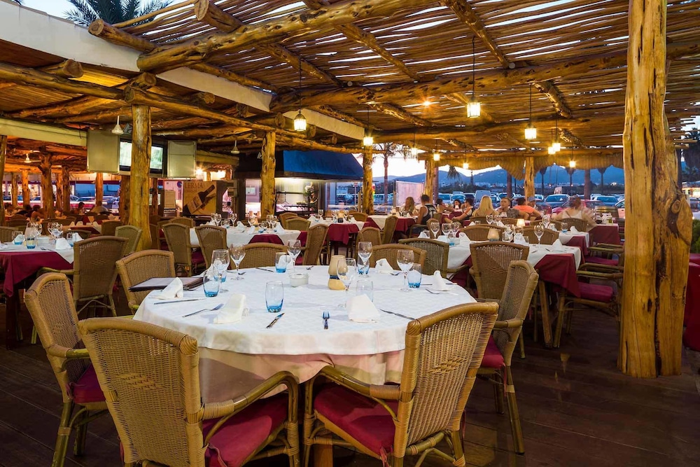 Ibiza JET Apartamentos - Adults Only — Restaurant & bars in Playa d'en Bossa, Balearic Islands
