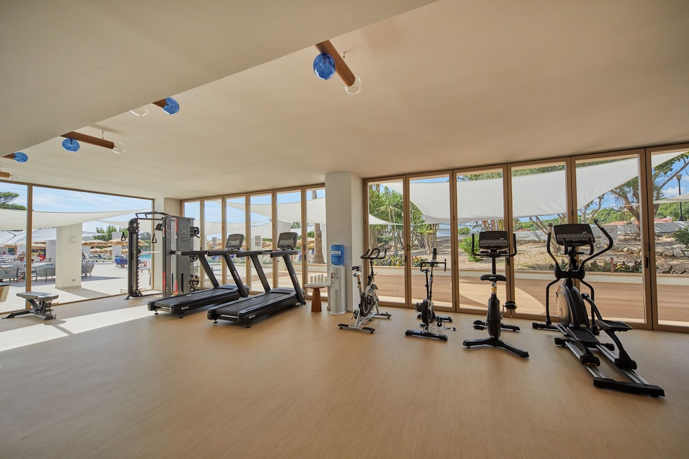 TUI BLUE Victoria Menorca — Sports & recreation in Santo Tomas, Balearic Islands