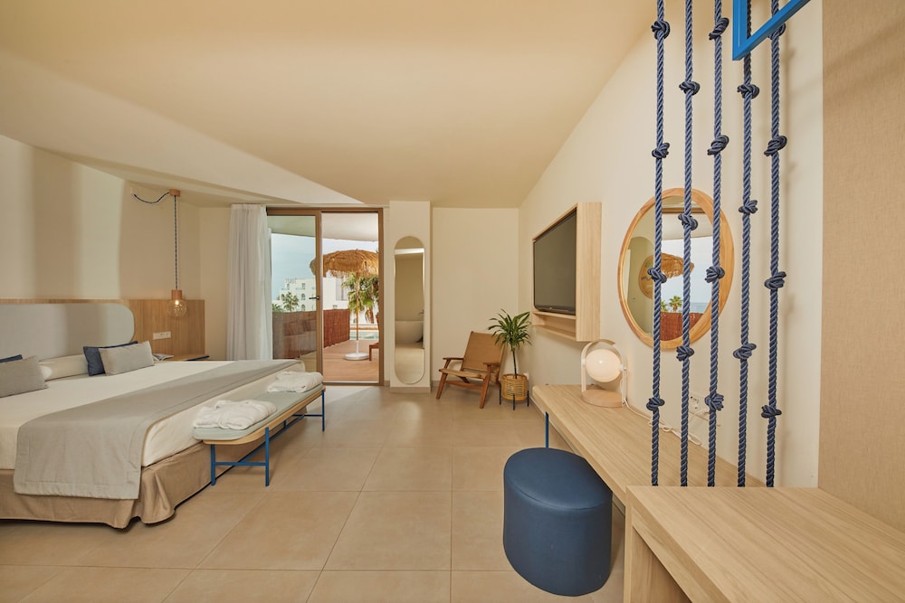 TUI BLUE Victoria Menorca — Hotel rooms in Santo Tomas, Balearic Islands