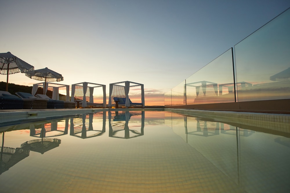 TUI BLUE Victoria Menorca — Swimming pool in Santo Tomas, Balearic Islands