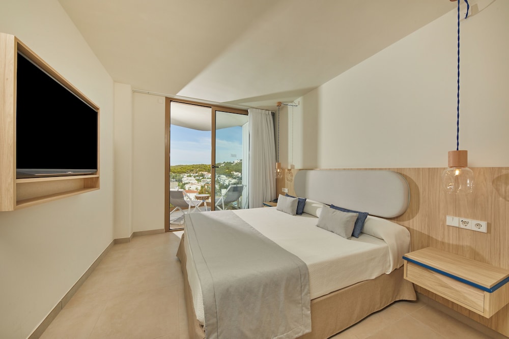 TUI BLUE Victoria Menorca — Hotel rooms in Santo Tomas, Balearic Islands