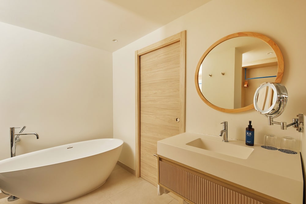 TUI BLUE Victoria Menorca — Hotel rooms in Santo Tomas, Balearic Islands