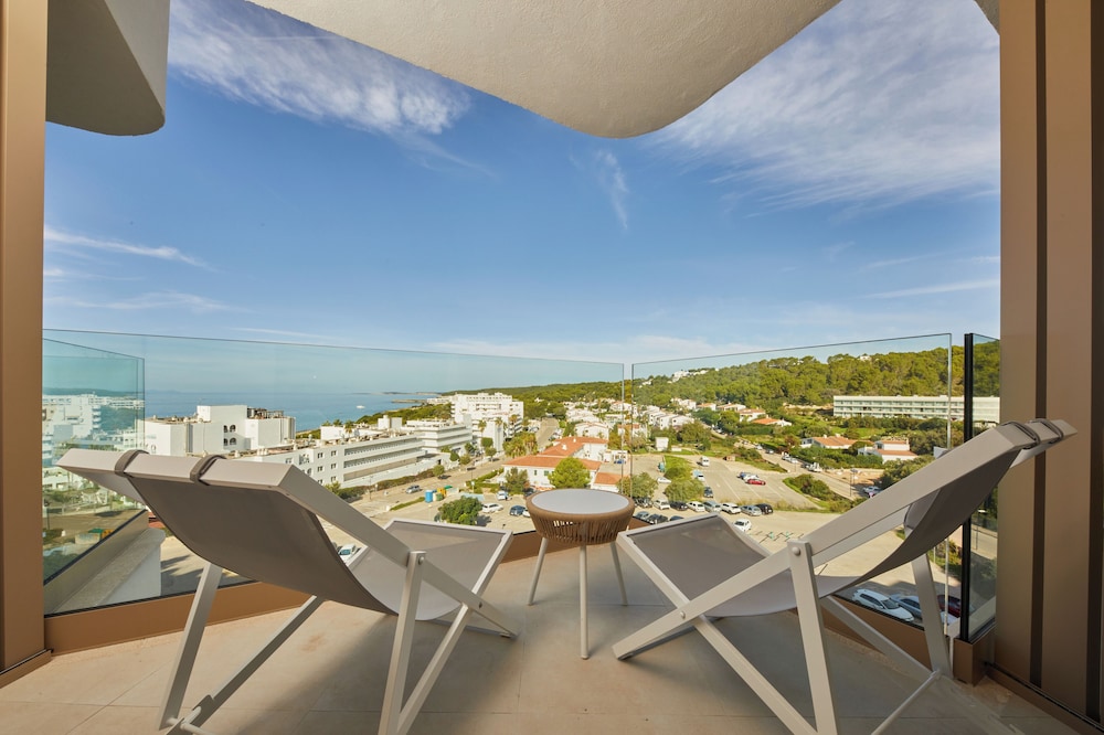 TUI BLUE Victoria Menorca — Hotel rooms in Santo Tomas, Balearic Islands