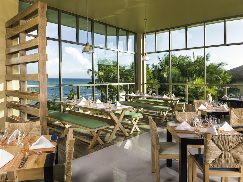Generations Riviera Maya Oceanfront Family Resort, All & More Inclusive — Restaurant & bars in Playa del Carmen, Quintana Roo