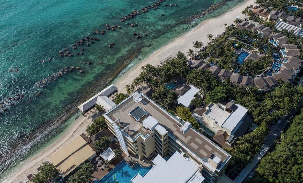 Generations Riviera Maya Oceanfront Family Resort, All & More Inclusive — Hotel building in Playa del Carmen, Quintana Roo