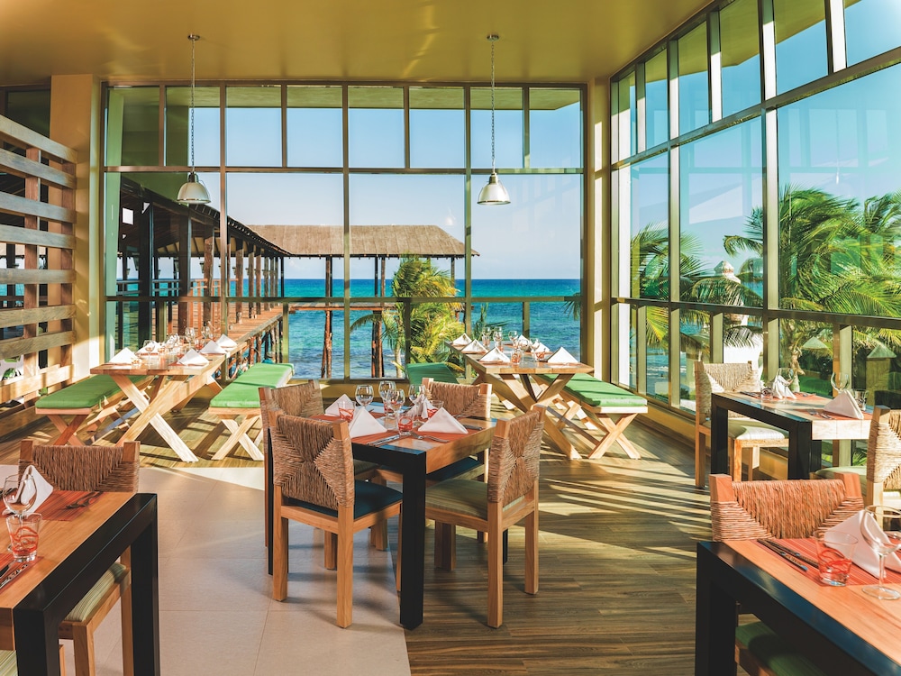 Generations Riviera Maya Oceanfront Family Resort, All & More Inclusive — Restaurant & bars in Playa del Carmen, Quintana Roo