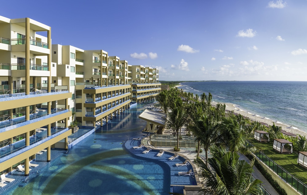 Generations Riviera Maya Oceanfront Family Resort, All & More Inclusive — Swimming pool in Playa del Carmen, Quintana Roo