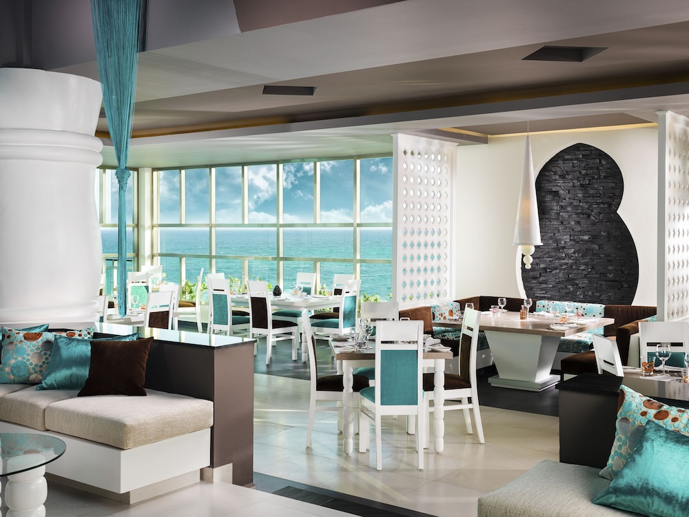 Generations Riviera Maya Oceanfront Family Resort, All & More Inclusive — Restaurant & bars in Playa del Carmen, Quintana Roo