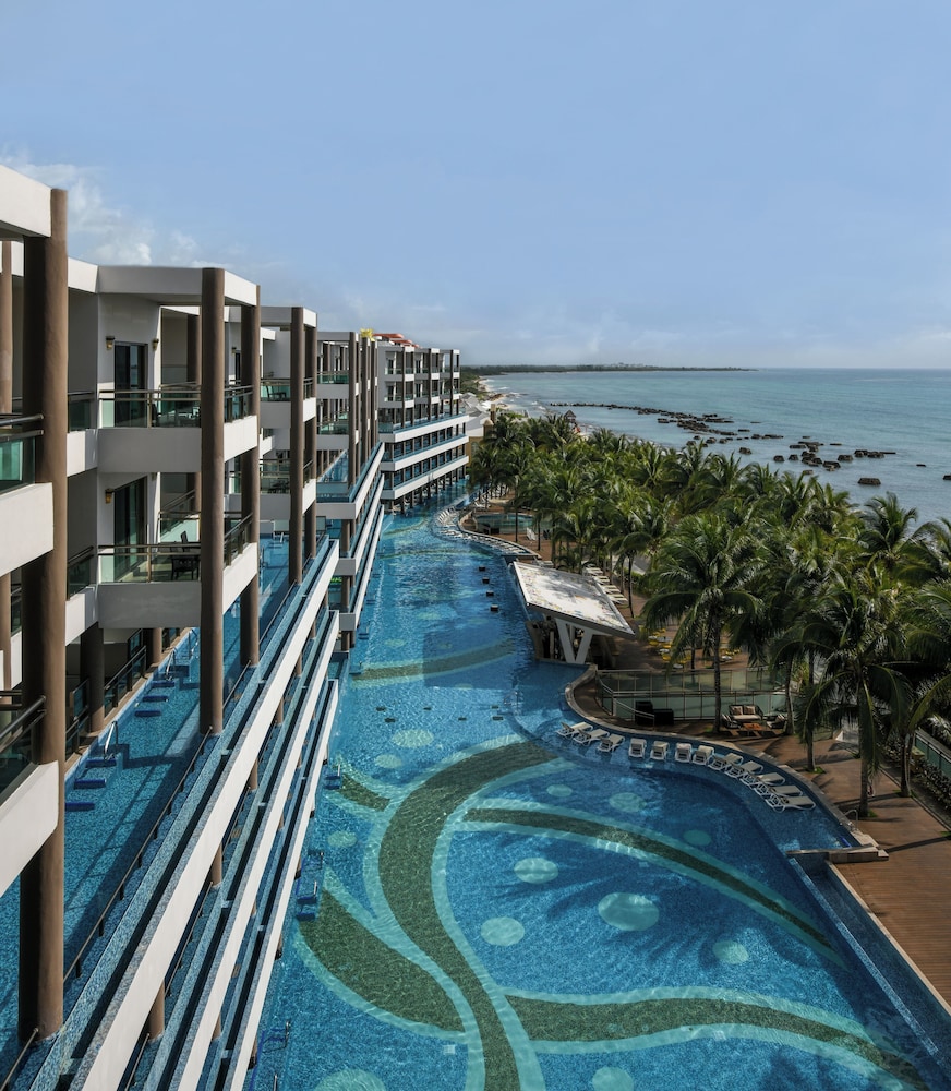 Generations Riviera Maya Oceanfront Family Resort, All & More Inclusive — Swimming pool in Playa del Carmen, Quintana Roo