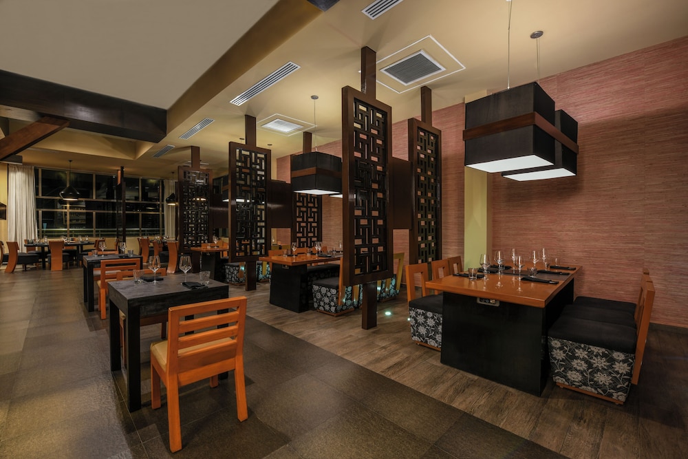 Generations Riviera Maya Oceanfront Family Resort, All & More Inclusive — Restaurant & bars in Playa del Carmen, Quintana Roo