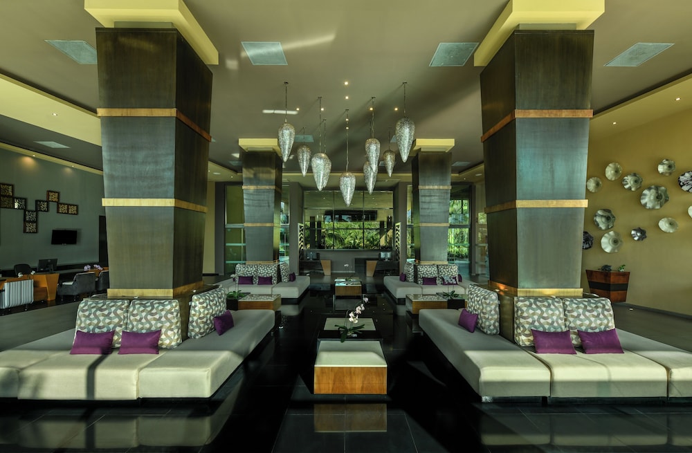Generations Riviera Maya Oceanfront Family Resort, All & More Inclusive — Hotel building in Playa del Carmen, Quintana Roo