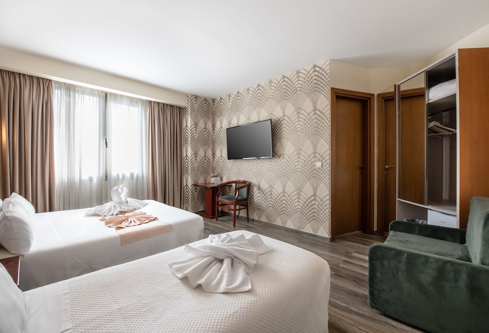 Golden City Hotel — Hotel rooms in Athens, Attica