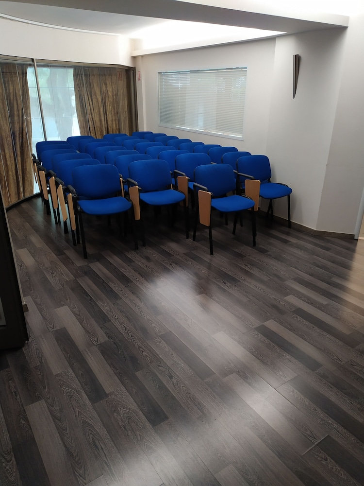 Golden City Hotel — Hotel building in Athens, Attica