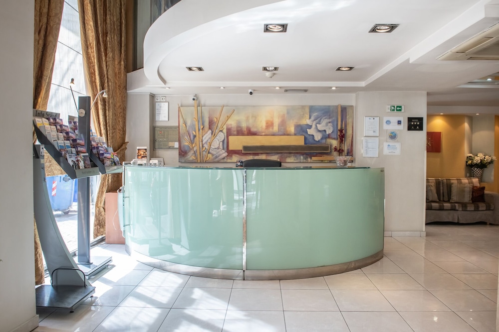 Golden City Hotel — Hotel building in Athens, Attica