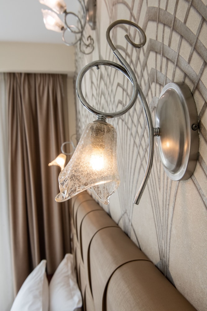 Golden City Hotel — Hotel rooms in Athens, Attica