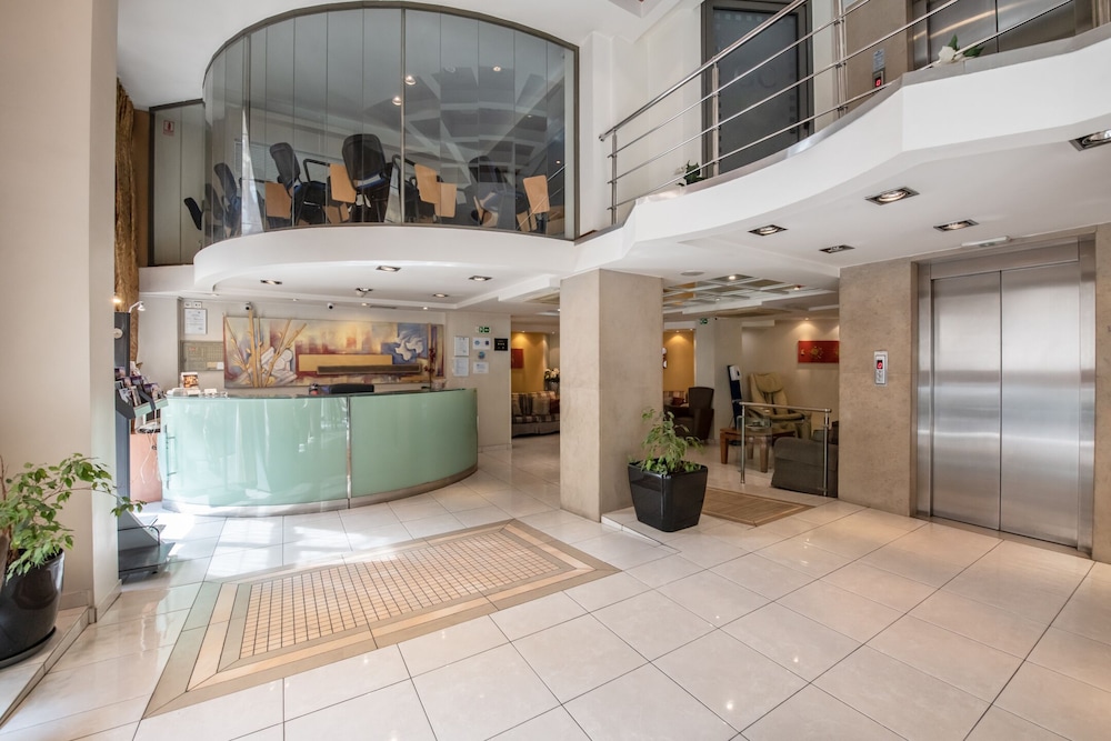 Golden City Hotel — Hotel building in Athens, Attica