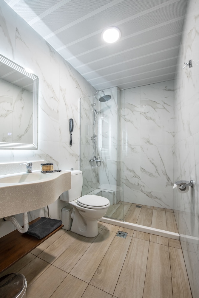 Golden City Hotel — Hotel rooms in Athens, Attica