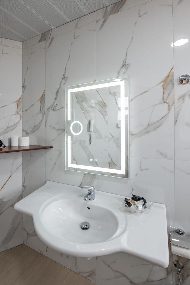 Golden City Hotel — Hotel rooms in Athens, Attica