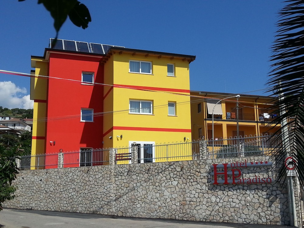 . Hotel Paradiso