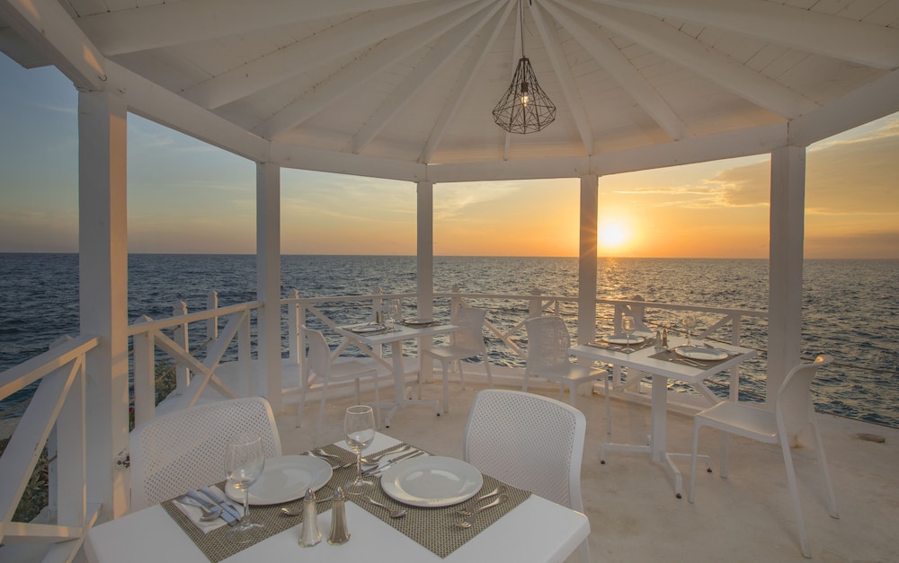 HM Alma de Bayahibe - Adults Only - All Inclusive — Restaurant & bars in Bayahibe, La Altagracia