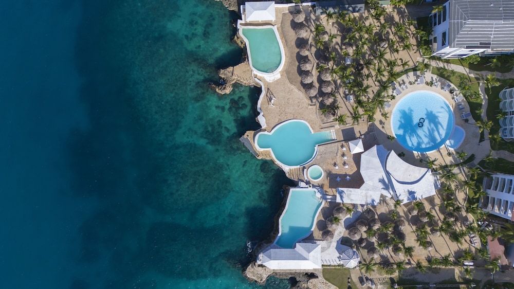 HM Alma de Bayahibe - Adults Only - All Inclusive — Swimming pool in Bayahibe, La Altagracia