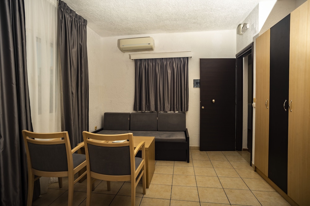 Elounda Alikes Suites & Studios — Hotel rooms in Elounda