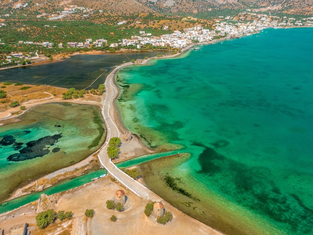 Elounda Alikes Suites & Studios — Beach in Elounda