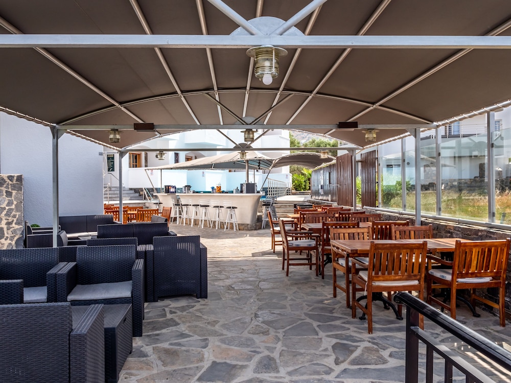 Elounda Alikes Suites & Studios — Restaurant & bars in Elounda