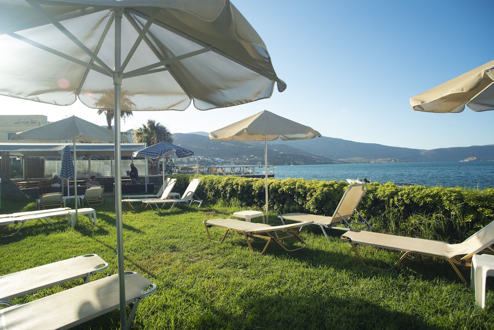 Elounda Alikes Suites & Studios — Beach in Elounda