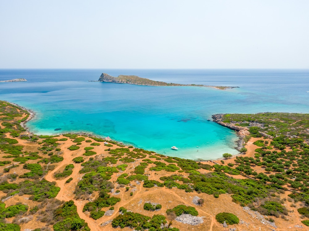 Elounda Alikes Suites & Studios — Beach in Elounda