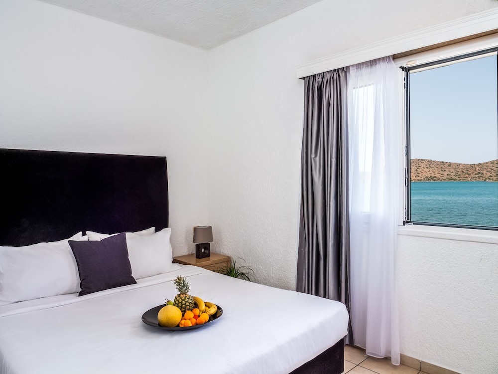 Elounda Alikes Suites & Studios — Hotel rooms in Elounda