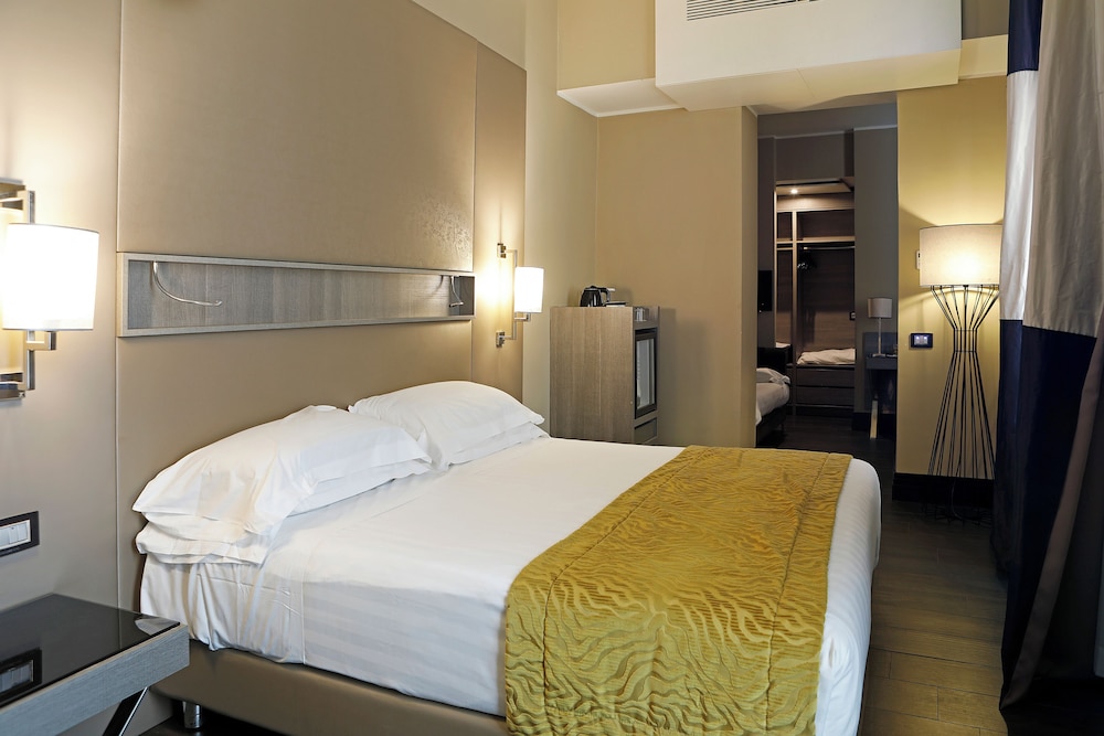 Rome Life Hotel — Hotel rooms in Rome, Lazio