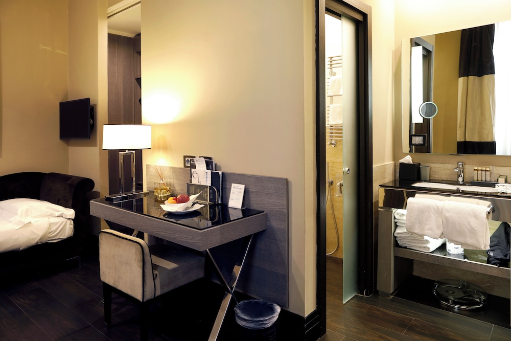Rome Life Hotel — Hotel rooms in Rome, Lazio