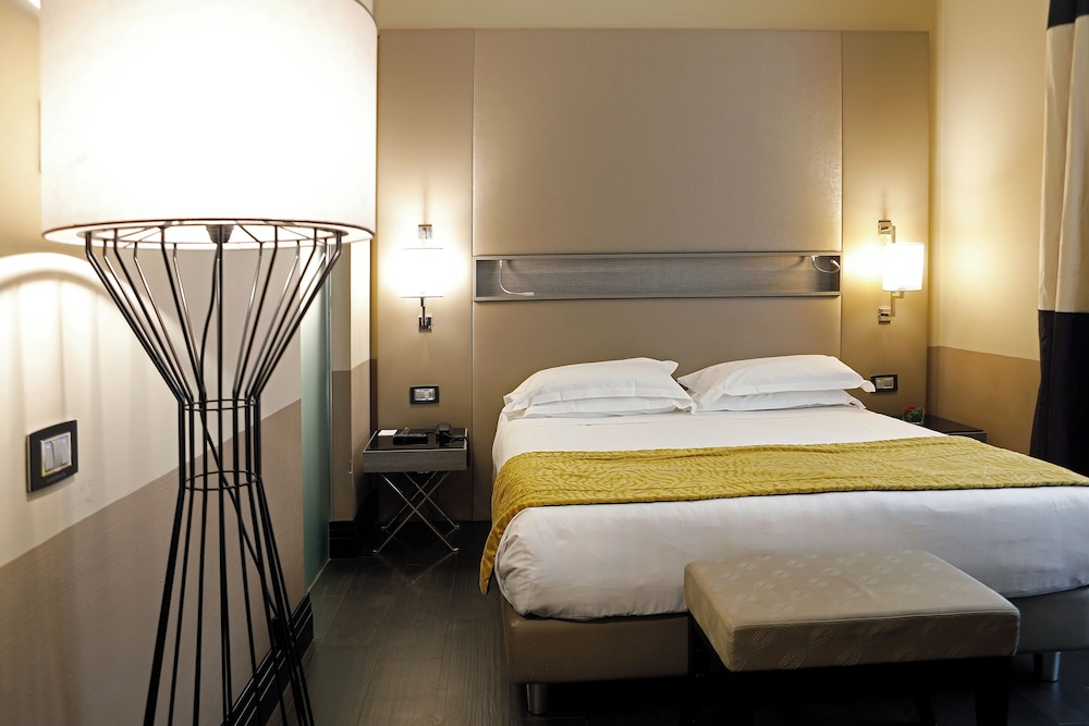 Rome Life Hotel — Hotel rooms in Rome, Lazio