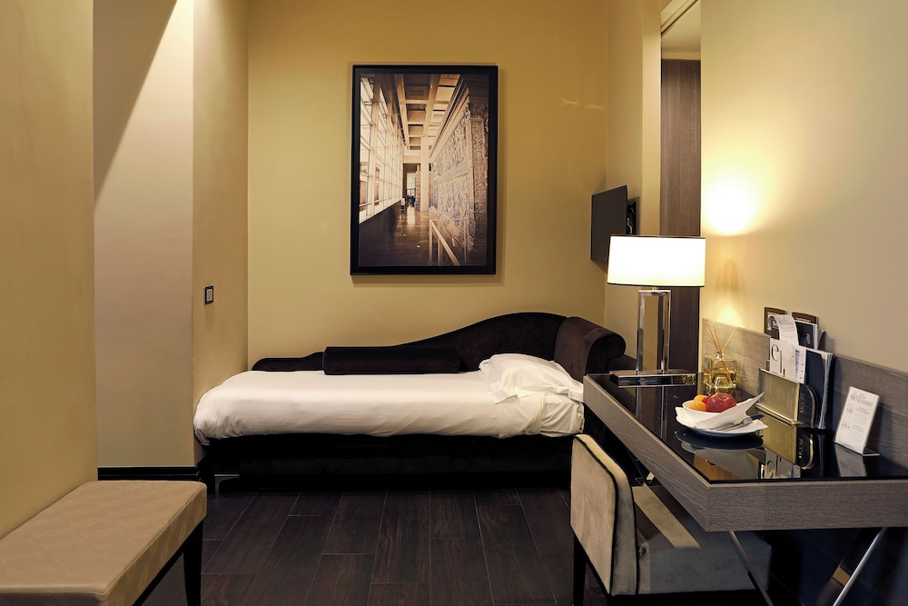 Rome Life Hotel — Hotel rooms in Rome, Lazio