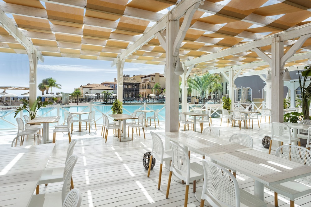 Melia Villaitana — Restaurant & bars in Benidorm, Valencian Community