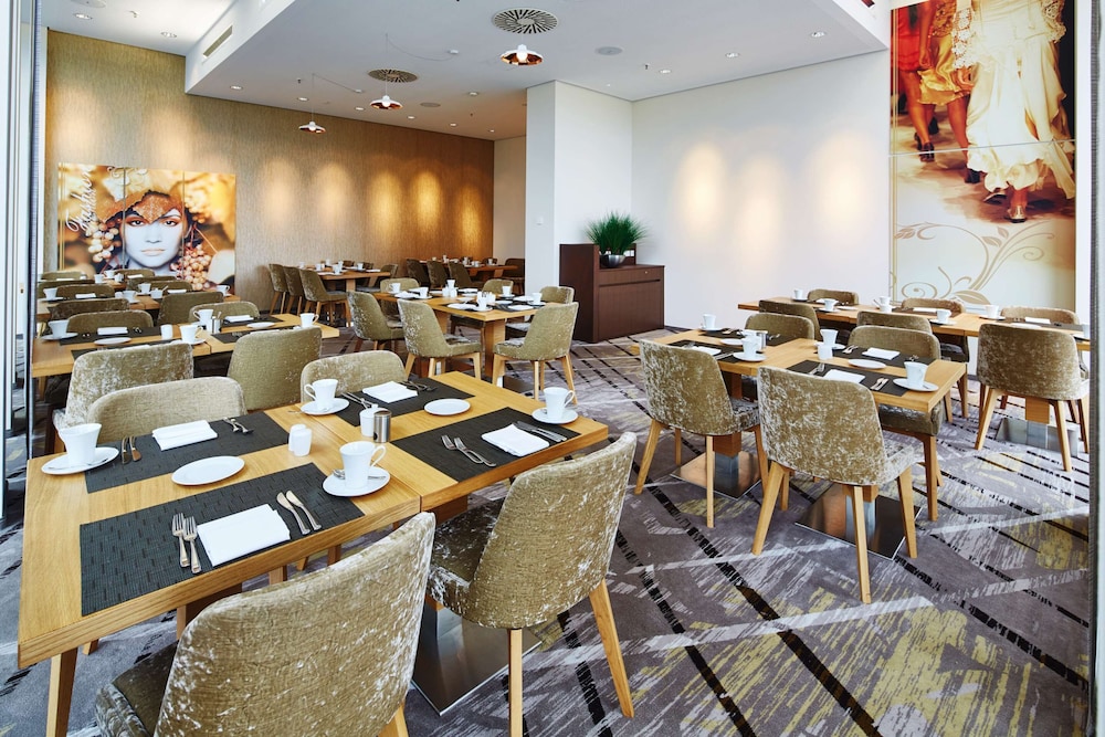 Steigenberger Hotel Am Kanzleramt — Restaurant & bars in Berlin, Berlin