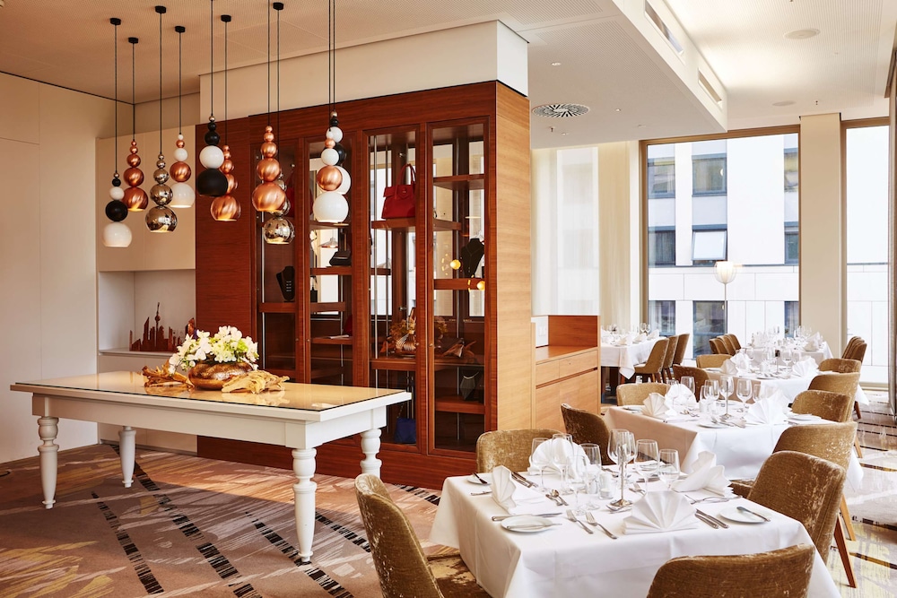 Steigenberger Hotel Am Kanzleramt — Restaurant & bars in Berlin, Berlin