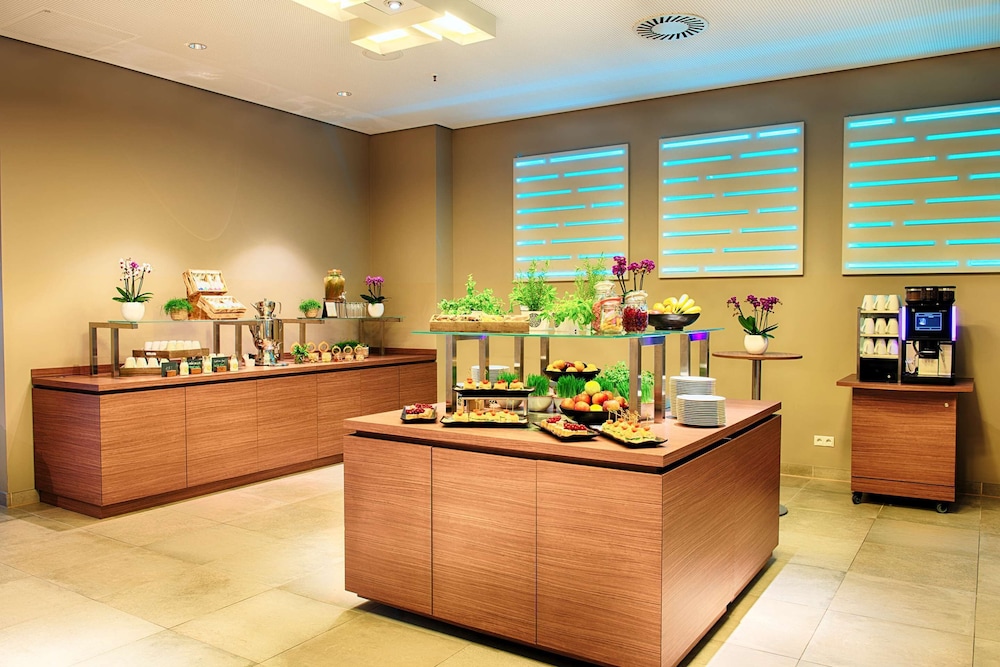 Steigenberger Hotel Am Kanzleramt — Restaurant & bars in Berlin, Berlin