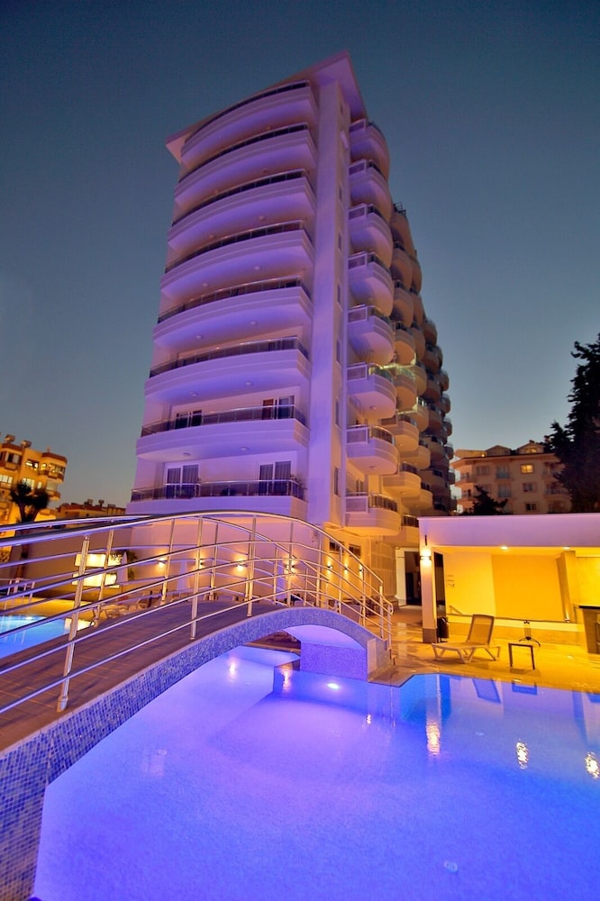 Ramira Joy Hotel — Swimming pool in Alanya