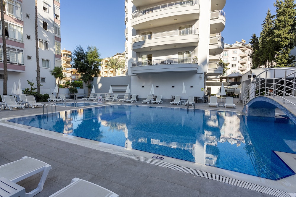 Ramira Joy Hotel — Swimming pool in Alanya
