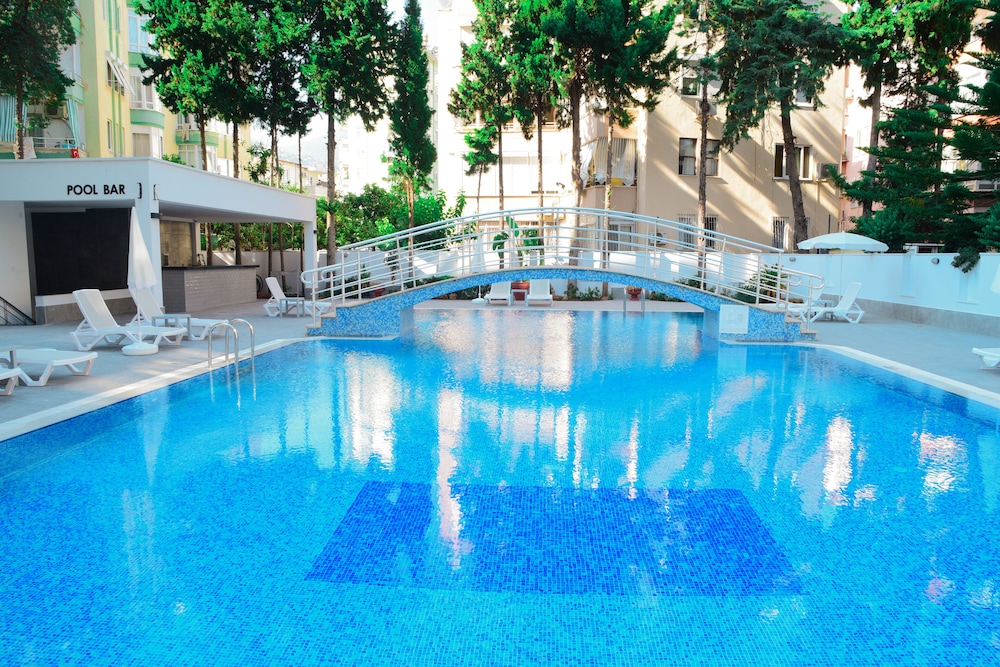 Ramira Joy Hotel — Swimming pool in Alanya