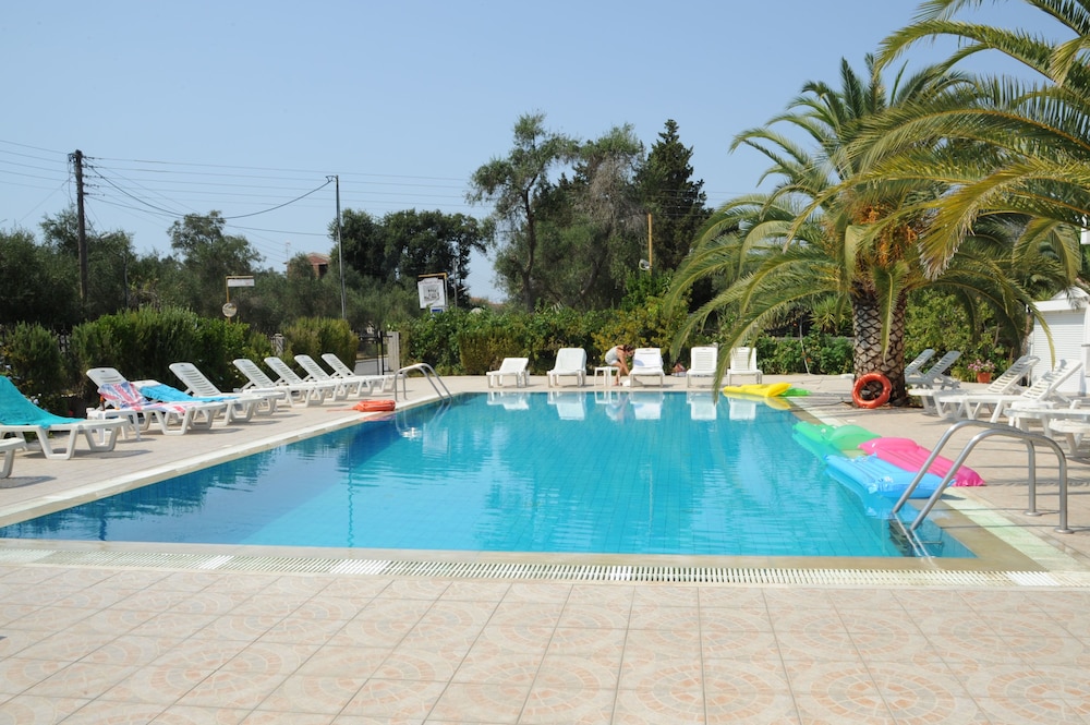 Captain's Studios & Apartments — Swimming pool in Lefkimmi (Corfu), Ionian Islands