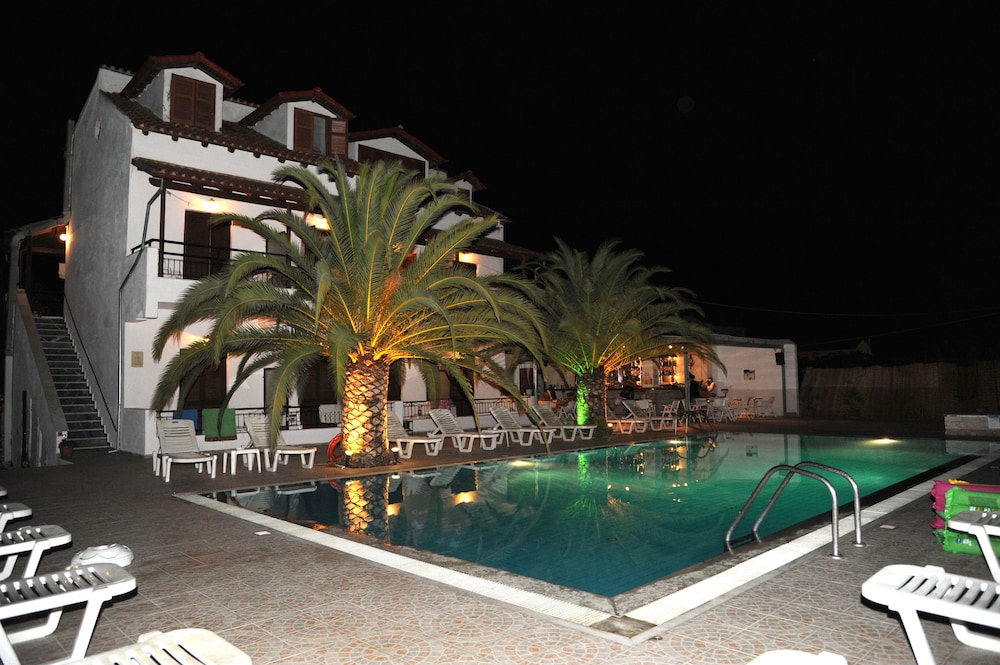 Captain's Studios & Apartments — Swimming pool in Lefkimmi (Corfu), Ionian Islands