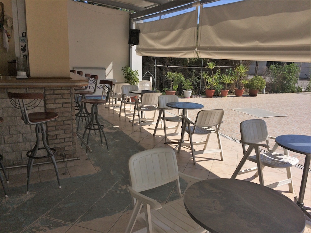 Captain's Studios & Apartments — Restaurant & bars in Lefkimmi (Corfu), Ionian Islands