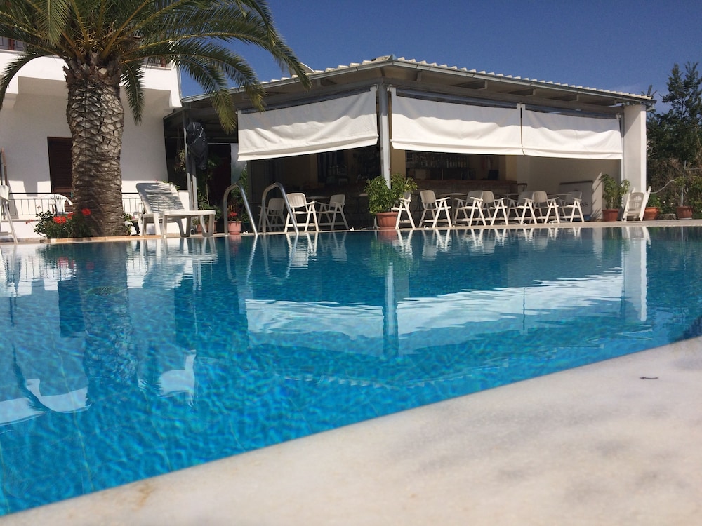 Captain's Studios & Apartments — Swimming pool in Lefkimmi (Corfu), Ionian Islands