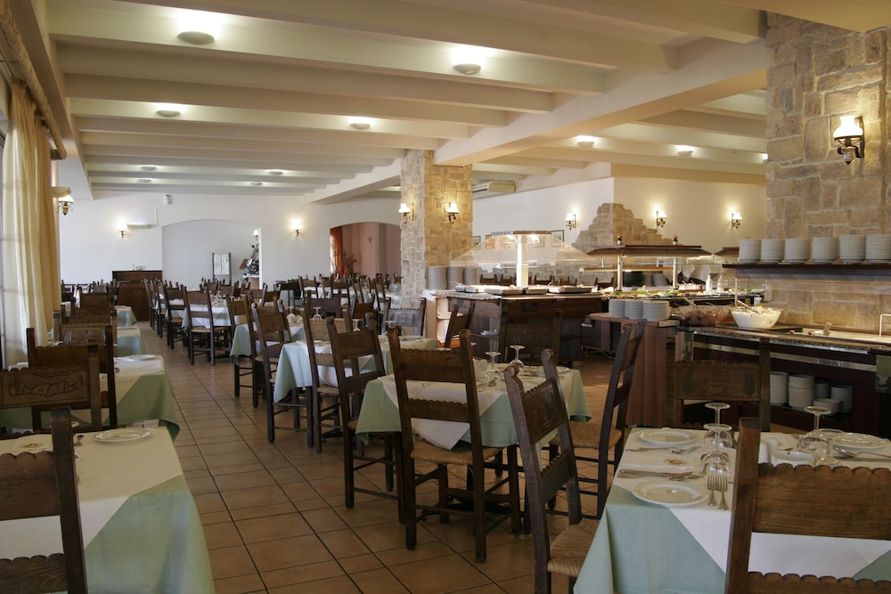 Hersonissos Maris — Restaurant & bars in Hersonissos